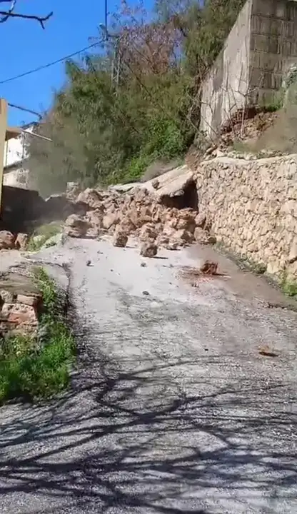 Alanya'da Toprak Kayması Anı Görüntülendi 3